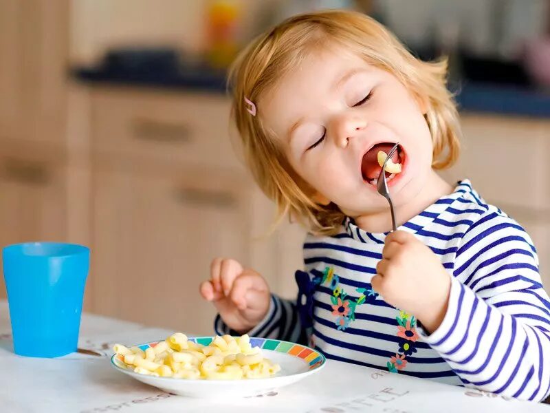3 consigli per evitare che i bambini facciano capricci durante pranzo e cena 3