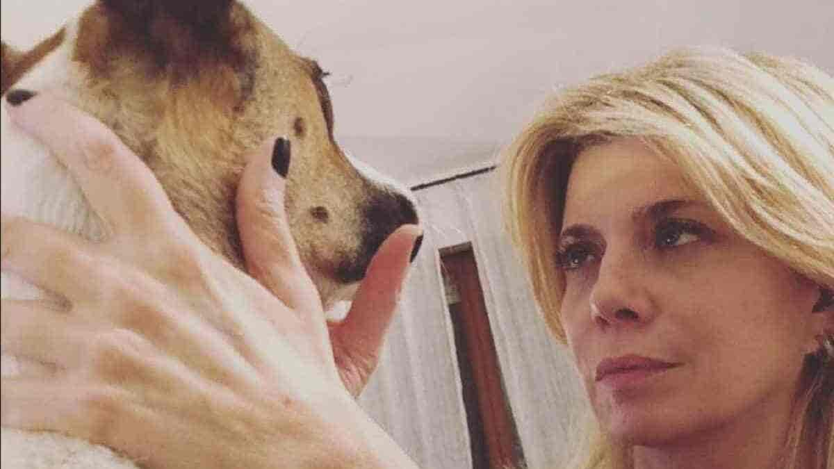 Benedicta Boccoli: “La mia cagnolina mi colpiva sul seno. E grazie a lei se ho curato il mio tumore” 1