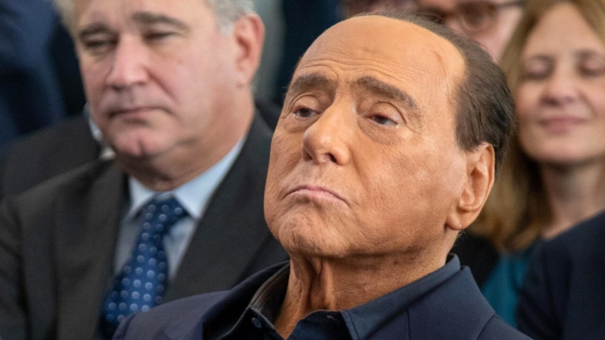 Silvio Berlusconi di nuovo ricoverato al San Raffaele di Milano: "Arrivato in mattinata" 17