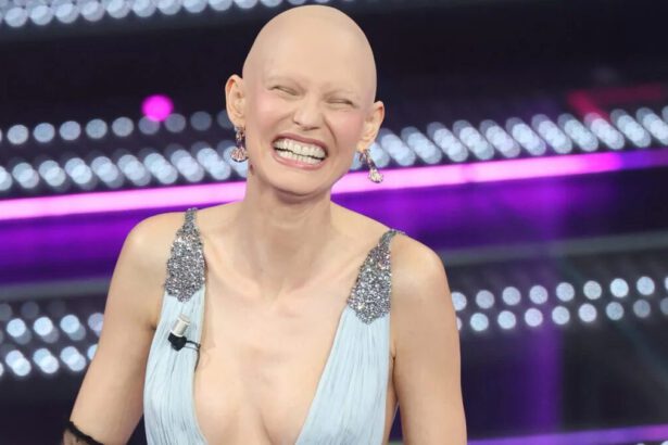 Bianca Balti spigliata e ironica sul palco: "A Sanremo voglio celebrare la vita" 5