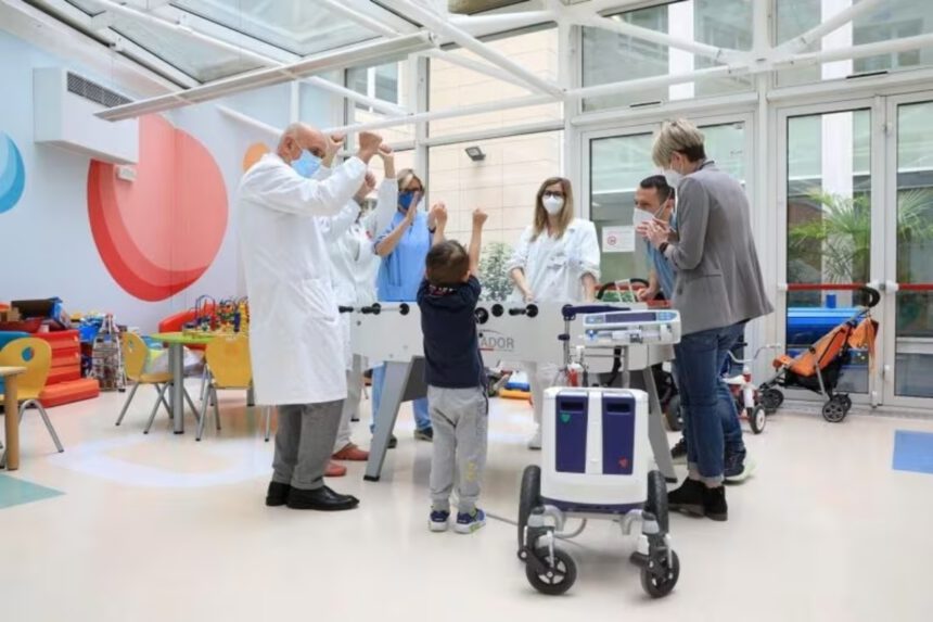 "A cuor leggero", la mamma di Filippo: "Adesso il mio supereroe può camminare" 2 "A cuor leggero", la mamma di Filippo: "Adesso il mio supereroe può camminare" 1