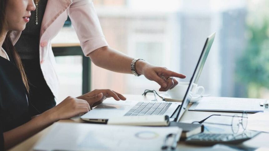 Bonus 200 euro per autonomi e professionisti: requisiti e come richiederlo 2 Bonus 200 euro per autonomi e professionisti: requisiti e come richiederlo 1