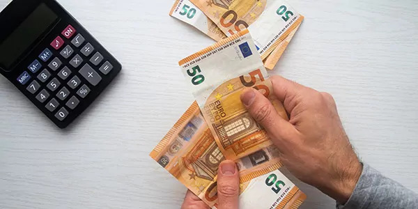 Bonus 200 euro a ottobre e non a luglio: ecco per quali categorie 14