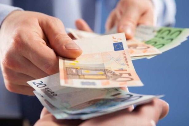 Cos'è il Bonus Natale, chi può beneficiarne e qual è l'importo massimo 19