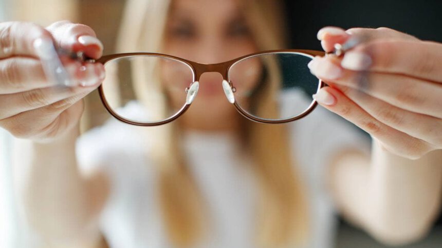 Bonus occhiali e lenti a contatto da 50 euro: a chi spetta e come ottenerlo 2 Bonus occhiali e lenti a contatto da 50 euro: a chi spetta e come ottenerlo 1