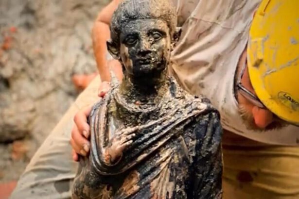 San Casciano come Riace, dalle vasche sacre riemergono 24 bronzi intatti: "Scoperta storica" 20