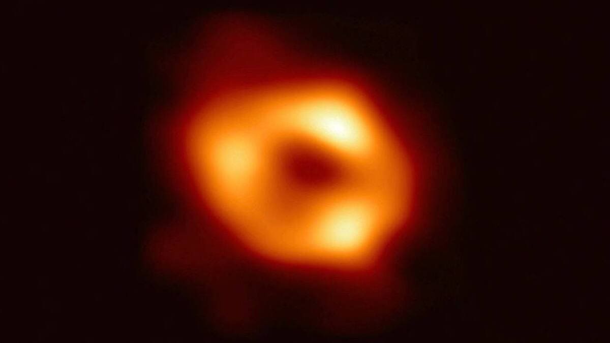 Un buco nero nella Via Lattea esiste davvero: svelata la prima foto 13