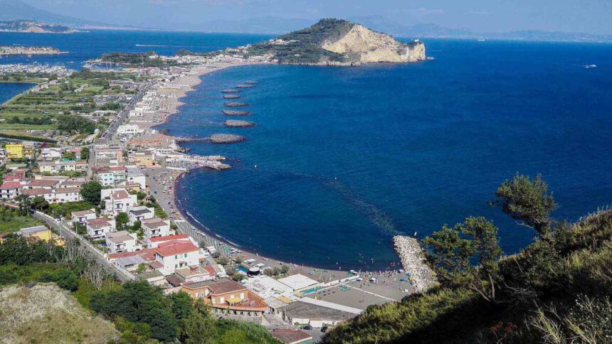 Campi Flegrei, in arrivo una super eruzione? Cosa dicono gli esperti della INGV 1