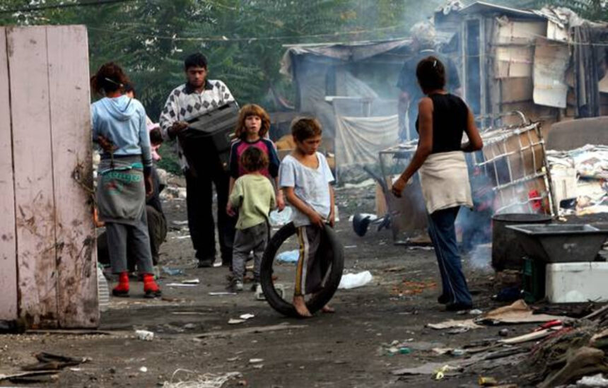 Bonus rom: 10mila euro a famiglia per trovare casa e lasciare i campi 2 Bonus rom: 10mila euro a famiglia per trovare casa e lasciare i campi 1