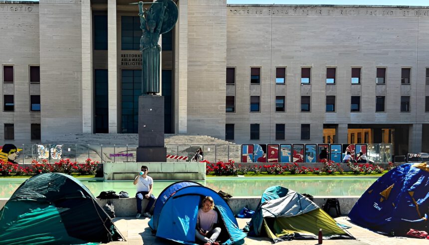 Caro affitti, studenti in tenda alla Sapienza: “Avere casa a Roma è diventato un privilegio per pochi” 1