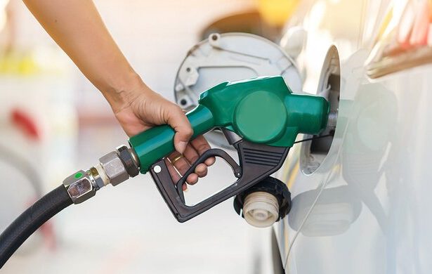 Come combattere il caro benzina: prezzi trasparenti e buoni nel decreto del Governo 17