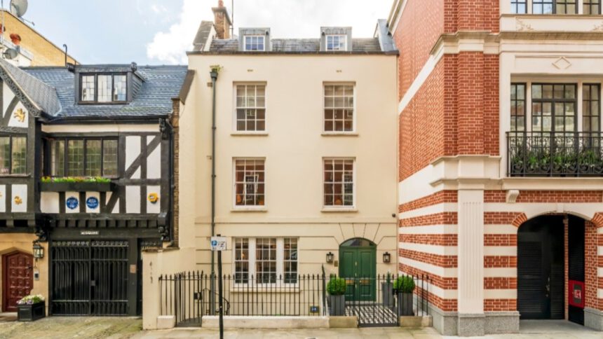 Lady D, in vendita la casa a 12 milioni di euro: "Lì ha conosciuto l'ultimo amore Dodi Al-Fayed" 1