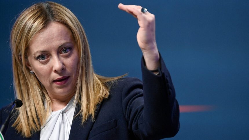 Dossieraggio e furto di dati, in corso una nuova inchiesta: chi sono i politici spiati? 2 Dossieraggio e furto di dati, in corso una nuova inchiesta: chi sono i politici spiati? 1