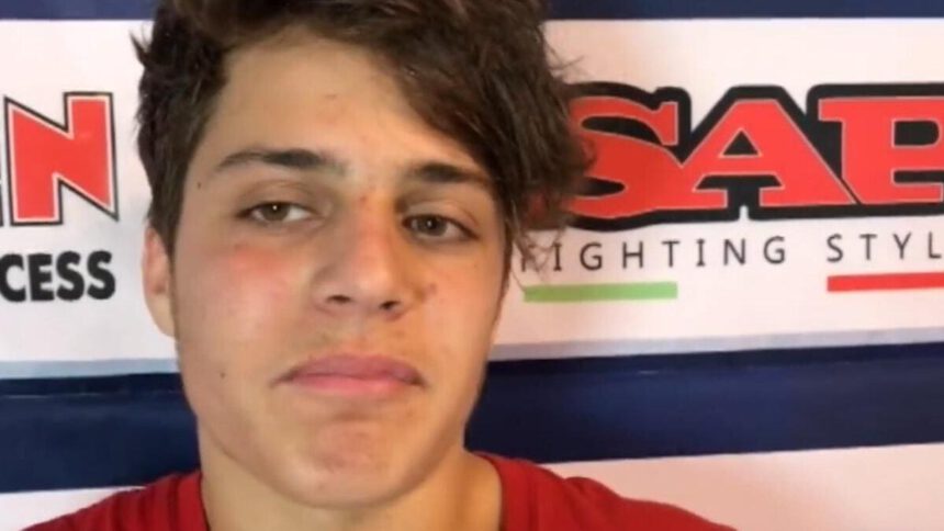 Ciro Grillo: spuntano le chat della Nuova Zelanda, quando fu espulso da una scuola 2 Ciro Grillo: spuntano le chat della Nuova Zelanda, quando fu espulso da una scuola 1