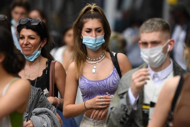 Covid, Iss: “Salgono i ricoveri e aumenta l'incidenza dei contagi” 6