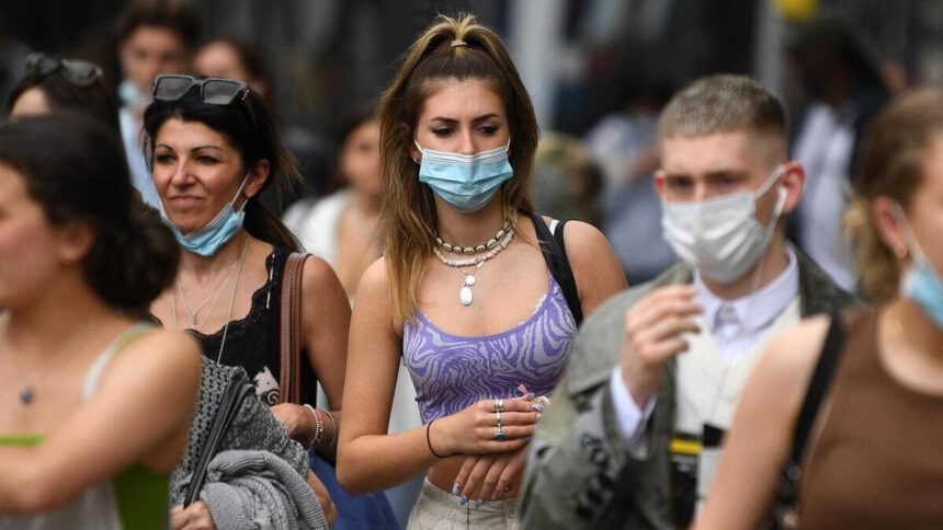 Covid, Iss: “Salgono i ricoveri e aumenta l'incidenza dei contagi” 1