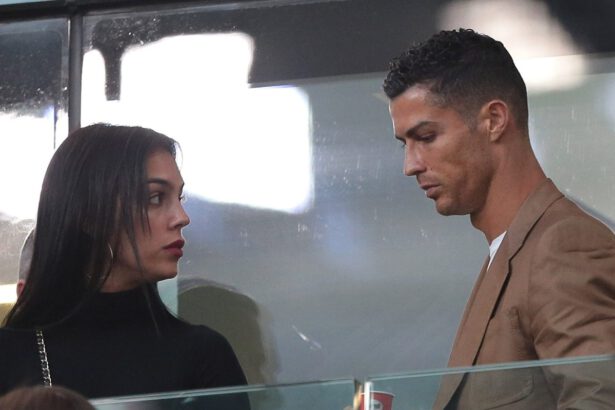 Ronaldo e Georgina perdono il bambino: le parole della sorella. Stasera l'omaggio dei tifosi 13