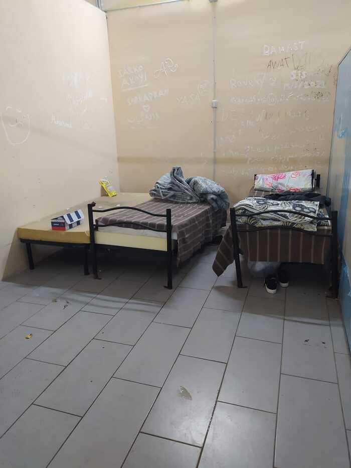 Naufragio Cutro, chi sono i sopravvissuti che vivono in condizioni "disumane" 3