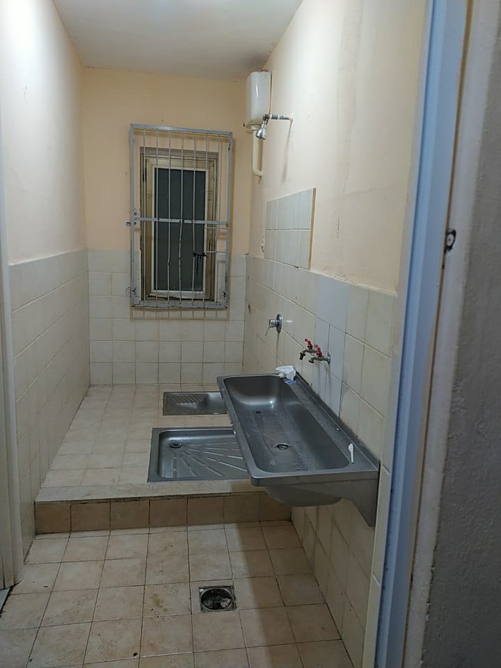 Naufragio Cutro, chi sono i sopravvissuti che vivono in condizioni "disumane" 5