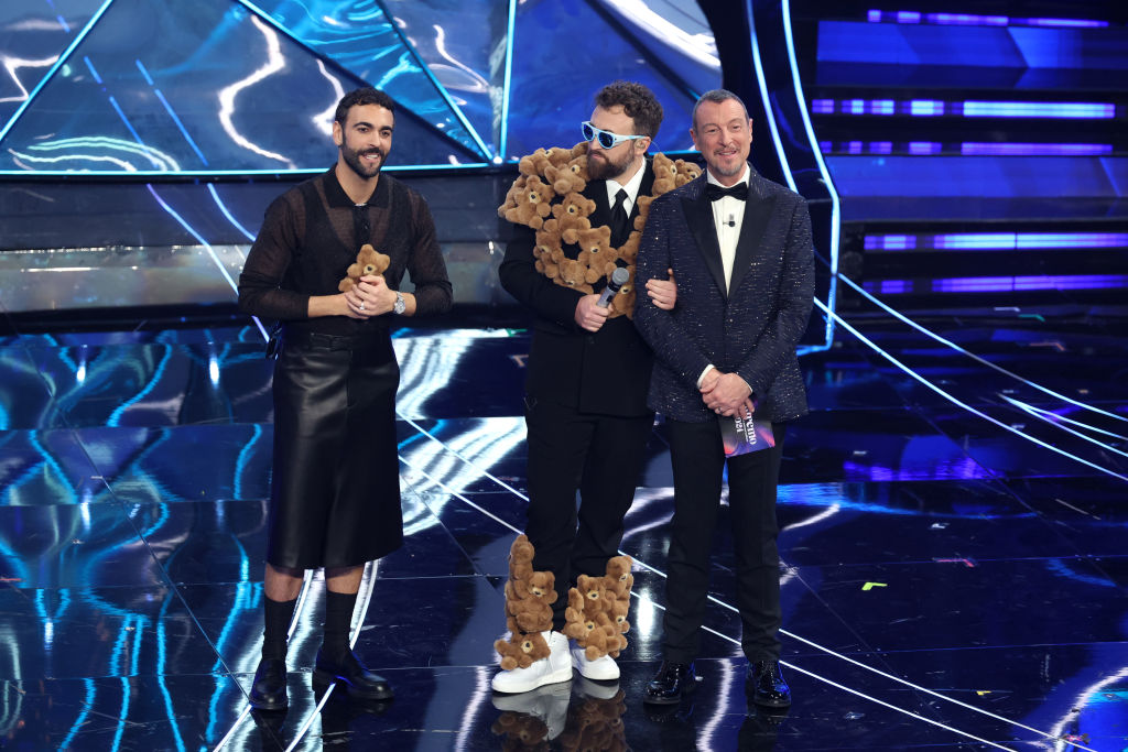 Dargen D'Amico a Sanremo: "Se la guerra è dei bambini, la colpa è di tutti quanti" 3