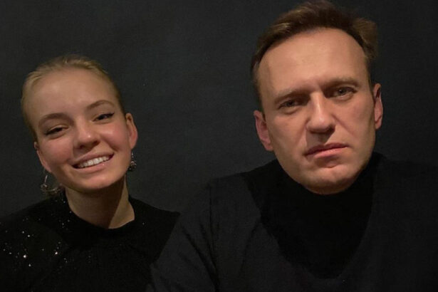 Chi è Dasha Navalnaya, la figlia di Navalny, il dissidente anti-Putin scomparso a soli 47 anni 10