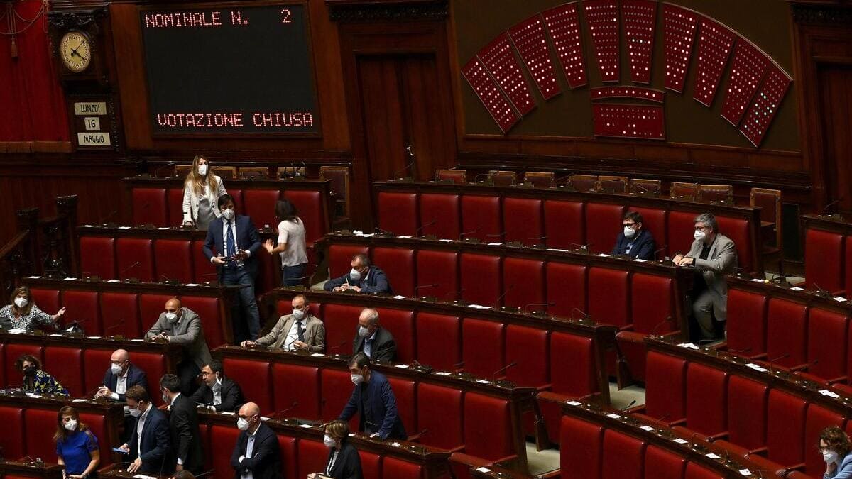 Decreto Ucraina bis: alla Camera manca il numero legale. Perché così tante assenze? 19