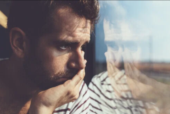 Deflessione: come vive chi evita il contatto con gli altri e cosa può fare 3