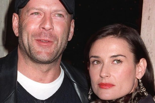 Demi Moore si trasferisce a casa di Bruce Willis: “Gli starò accanto fino alla fine” 19
