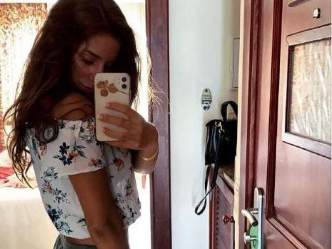 Parla Ilaria De Rosa, la 23enne fermata in Arabia: "Arrestata a cena, pensavo fosse una rapina" 4 Parla Ilaria De Rosa, la 23enne fermata in Arabia: "Arrestata a cena, pensavo fosse una rapina" 3