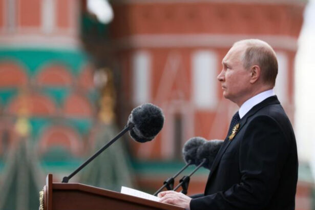 Putin alla parata del 9 maggio: il discorso di un presidente addolorato 18