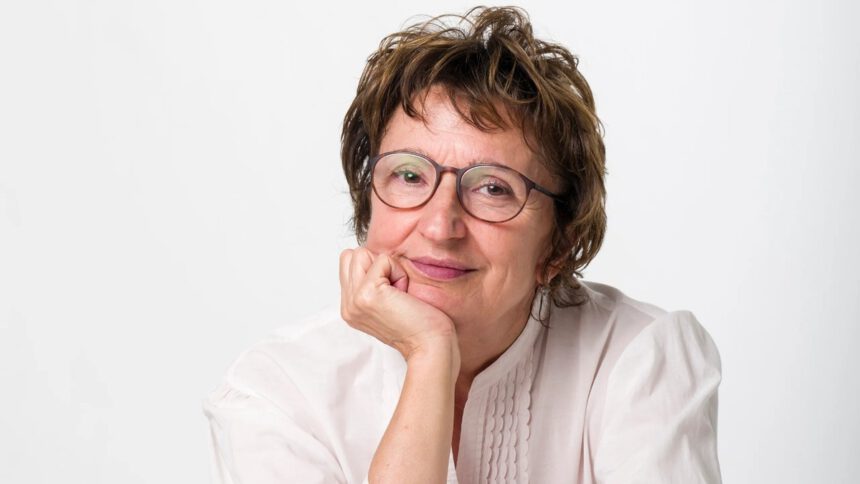 Premio Strega, vince Donatella Di Pietrantonio con L'età fragile: "La mia voce per i diritti delle donne" 2 Premio Strega, vince Donatella Di Pietrantonio con L'età fragile: "La mia voce per i diritti delle donne" 1