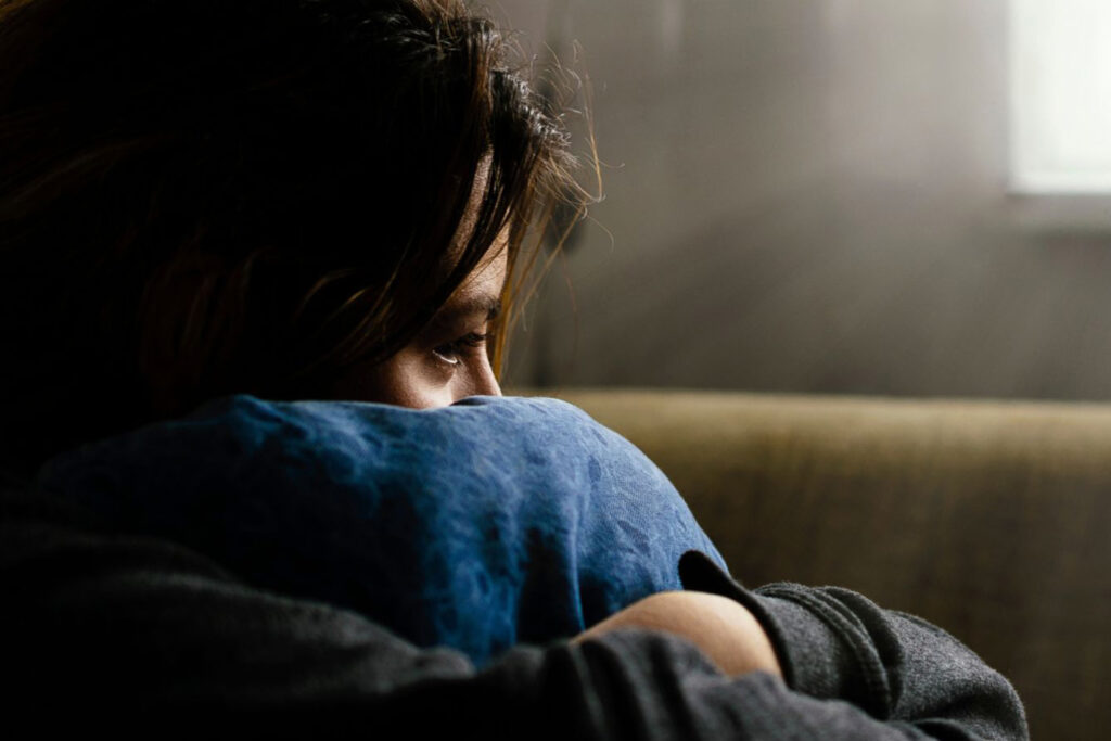 Gelosia retroattiva, quando il passato del partner ci ossessiona 5