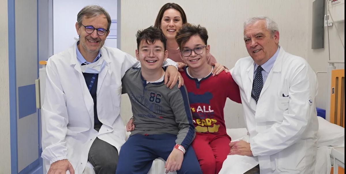 Doppio trapianto per due gemelli al fegato e rene, la mamma: "Dopo tanta paura oggi stanno bene" 15