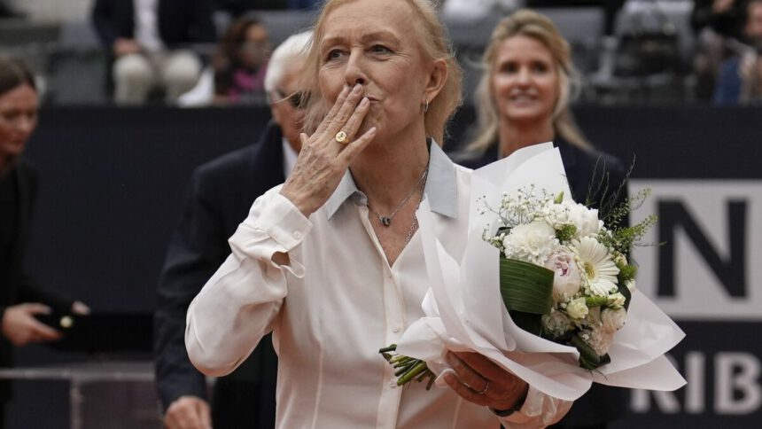 Navratilova, la leggenda del tennis, è finalmente libera: "Sono guarita dal cancro" 1