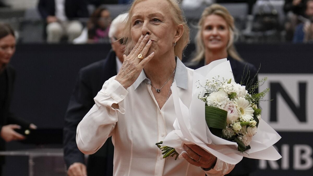 Navratilova, la leggenda del tennis, è finalmente libera: "Sono guarita dal cancro" 15
