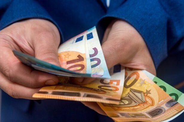 Bonus 200 euro, si amplia platea dei beneficiari: come verrà erogato e tutte le novità 50