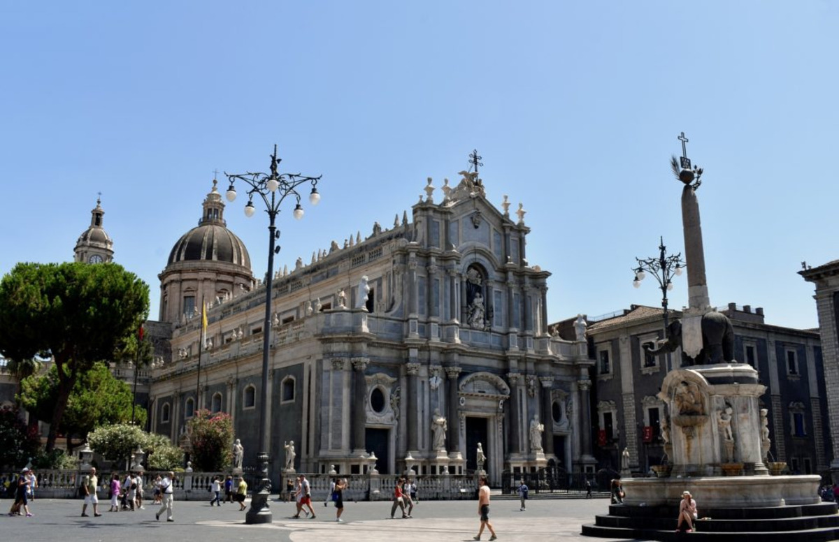 Terremoto a Catania, scossa di magnitudo 4.5: "Gente in strada, evacuati centri commerciali" 15