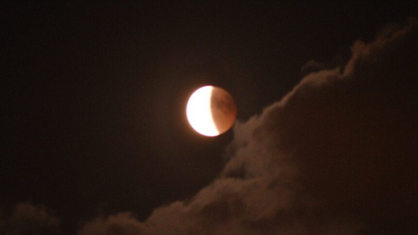 Quali sono gli altri eventi astronomici di Marzo oltre all’eclissi lunare di penombra? 1