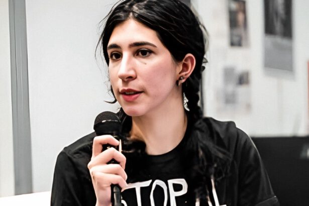 Elena Cecchettin al Salone del Libro: "Diciamo basta al patriarcato che ci vuole zitte e ubbidienti" 10