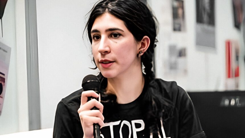 Elena Cecchettin al Salone del Libro: "Diciamo basta al patriarcato che ci vuole zitte e ubbidienti" 1