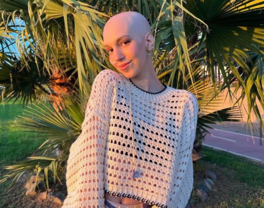 L'influencer Elena Huelva muore a 20 anni per sarcoma di Ewing: "La mia vita non è stata vana" 1