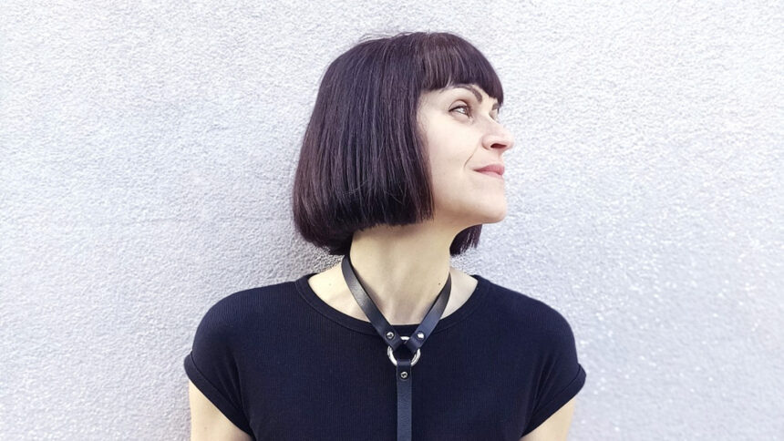 La storia di Elena Ketra, sposata con se stessa: "Vi spiego cos'è la sologamia" 2 La storia di Elena Ketra, sposata con se stessa: "Vi spiego cos'è la sologamia" 1