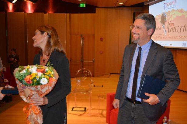 Il Premio Letterario Manzoni va a una donna, Emanuela Fontana, insieme a Malaguti: "Vittoria ex aequo" 19