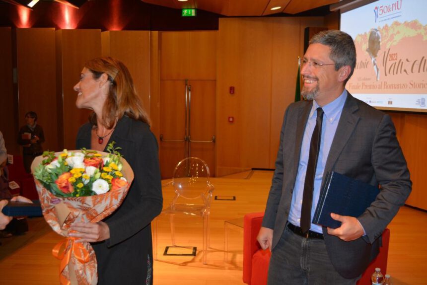 Il Premio Letterario Manzoni va a una donna, Emanuela Fontana, insieme a Malaguti: "Vittoria ex aequo" 1