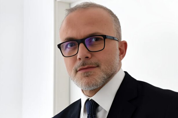 Chi è Ernesto Maria Ruffini, direttore dell'Agenzia delle Entrate che si è dimesso 21