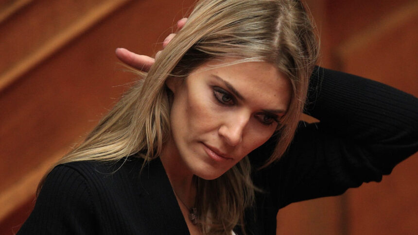 Chi è Eva Kaili, ex vicepresidente del Parlamento europeo: "Buste piene di contanti" 2 Chi è Eva Kaili, ex vicepresidente del Parlamento europeo: "Buste piene di contanti" 1