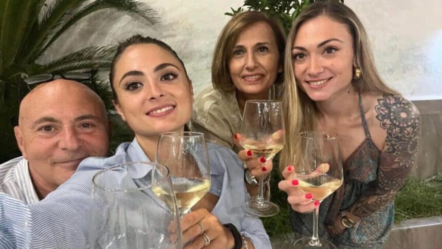 La dedica struggente della sorella a Giulia Tramontano: "Tre mesi che ti cerco sui volti dei bambini appena nati" 2 La dedica struggente della sorella a Giulia Tramontano: "Tre mesi che ti cerco sui volti dei bambini appena nati" 1