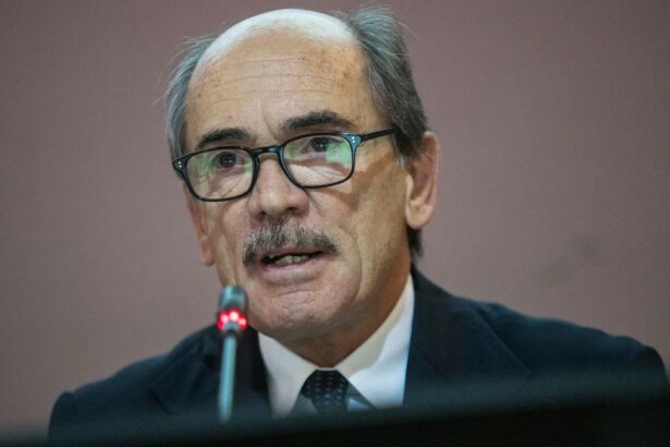 Chi è Federico Cafiero De Raho, ex procuratore antimafia indagato nel caso dossieraggio 15