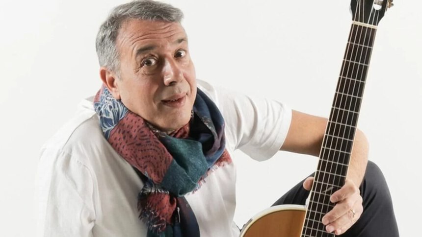 “Azz!” Ricordiamo il tormentone per l'addio a Federico Salvatore: il significato della canzone 1