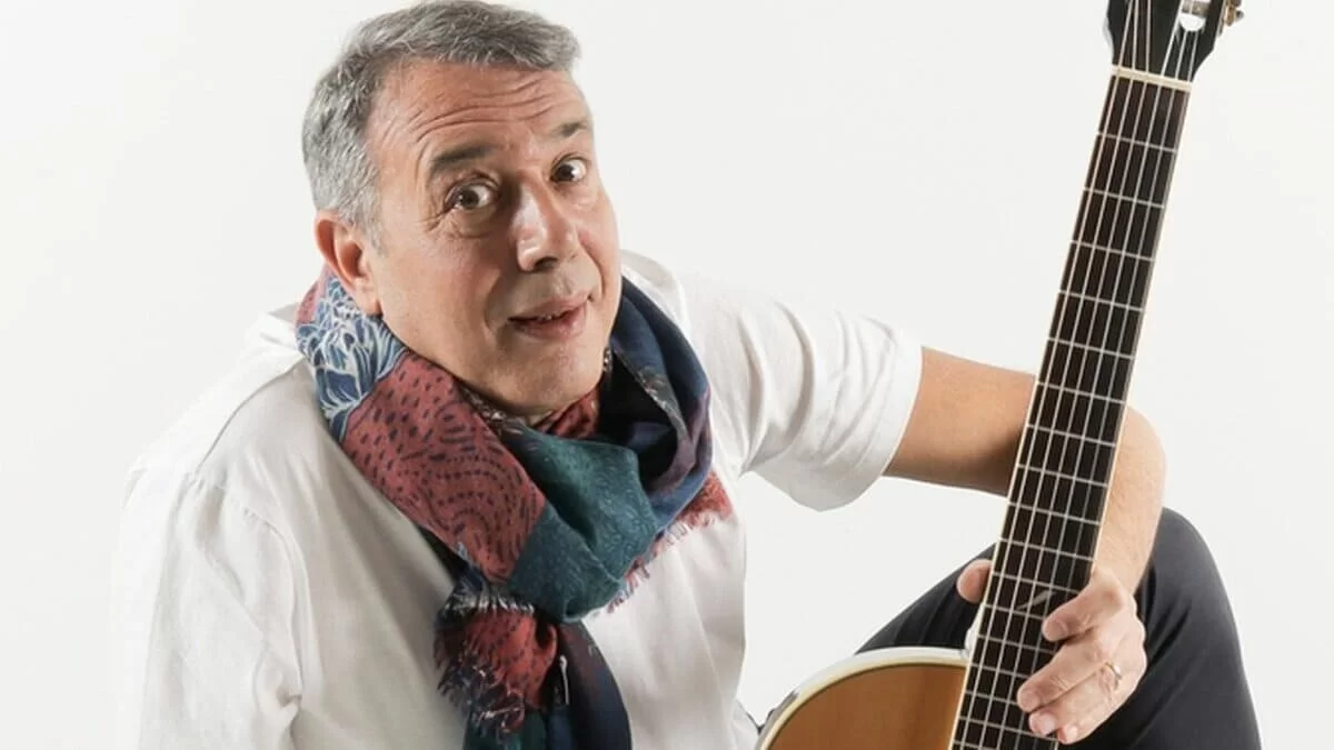 “Azz!” Ricordiamo il tormentone per l'addio a Federico Salvatore: il significato della canzone 15